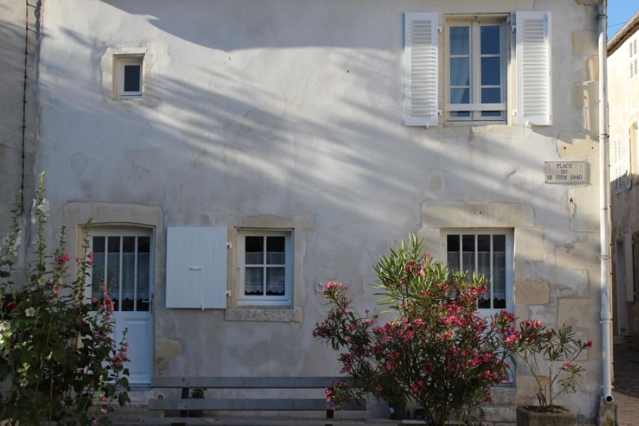 Photo 1 : EXTERIEUR d'une maison située à Saint-Martin-de-Ré, île de Ré.