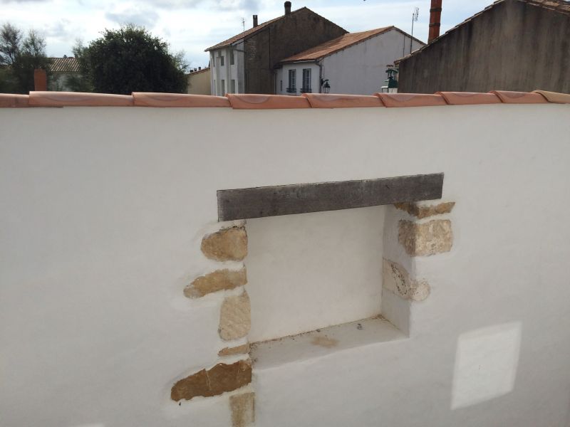 Photo 23 : TERRASSE d'une maison située à Ars en Ré, île de Ré.