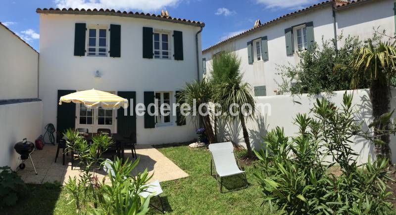 Photo 1 : JARDIN d'une maison située à Saint-Martin-de-Ré, île de Ré.