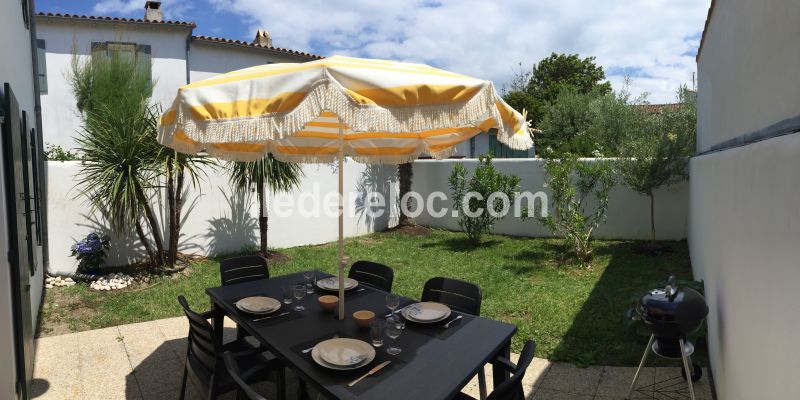 Photo 2 : JARDIN d'une maison située à Saint-Martin-de-Ré, île de Ré.