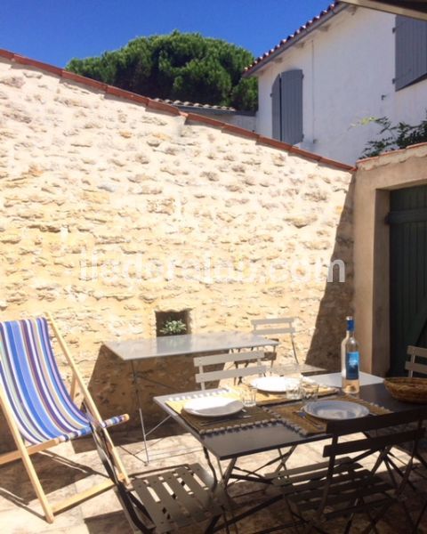 Photo 1 : TERRASSE d'une maison située à Les Portes-en-Ré, île de Ré.