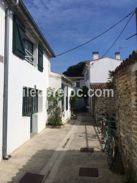 Photo 6 : EXTERIEUR d'une maison située à Les Portes-en-Ré, île de Ré.