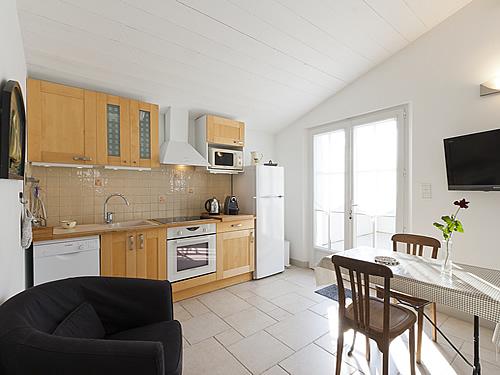 Photo 3 : CUISINE d'une maison située à La Flotte, île de Ré.