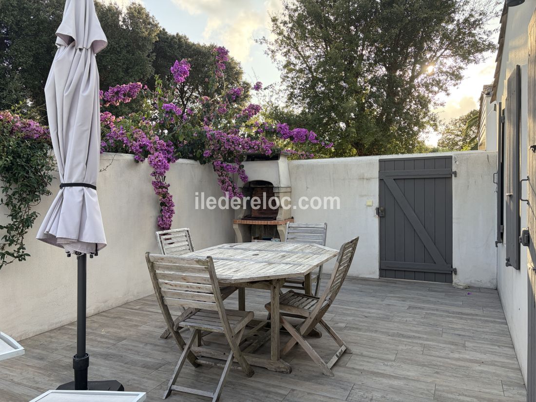 Photo 11 : PATIO d'une maison situ&eacute;e &agrave; La Flotte-en-R&eacute;, &icirc;le de R&eacute;.