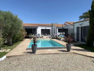 Ile de Ré:Villa rÉcente 4 chambres avec piscine chauffÉe