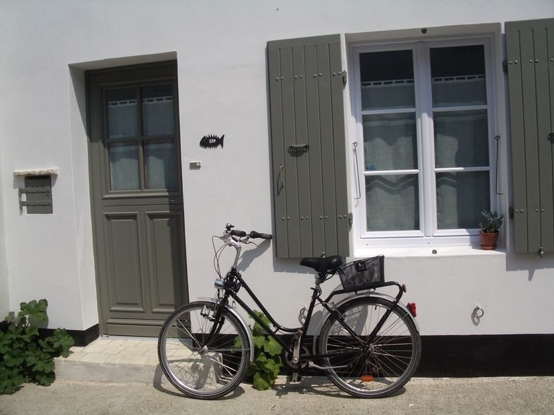 Photo 1 : EXTERIEUR d'une maison située à Le Bois-Plage-en-Ré, île de Ré.