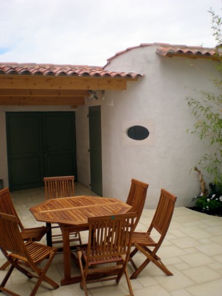 Photo 5 : EXTERIEUR d'une maison située à Le Bois-Plage-en-Ré, île de Ré.