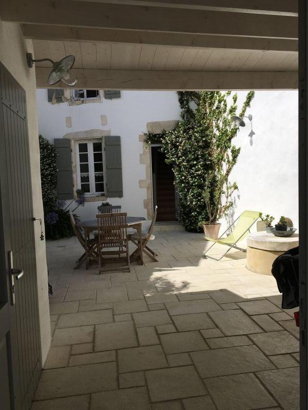 Photo 4 : EXTERIEUR d'une maison située à Le Bois-Plage-en-Ré, île de Ré.