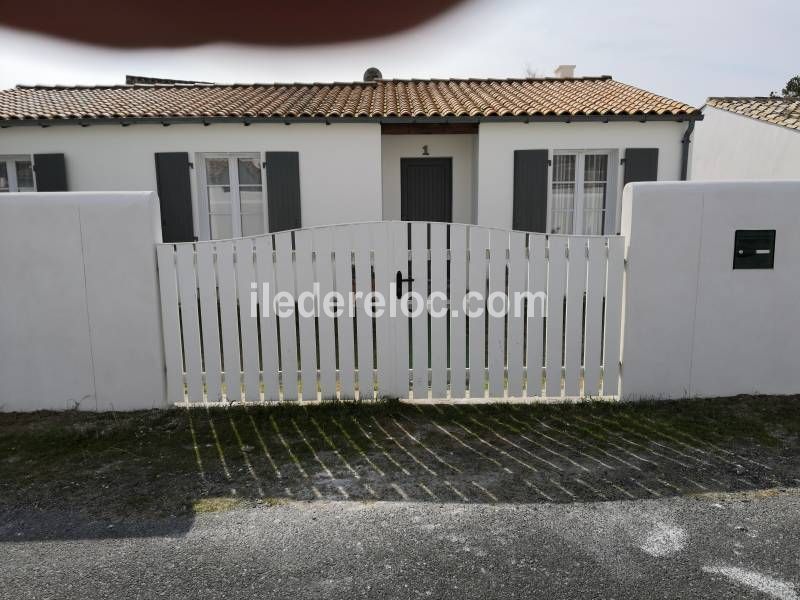 Photo 15 : ENTREE d'une maison située à Le Bois-Plage-en-Ré, île de Ré.