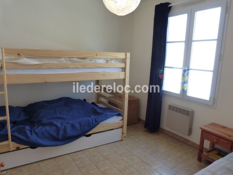 Photo 6 : CHAMBRE d'une maison située à Le Bois-Plage-en-Ré, île de Ré.