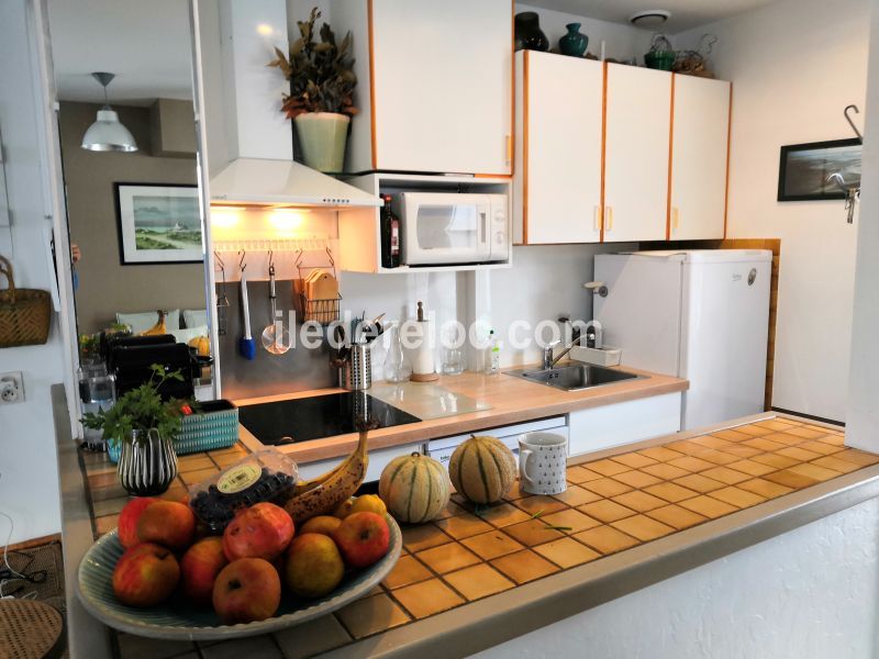 Photo 16 : CUISINE d'une maison située à Le Bois-Plage-en-Ré, île de Ré.