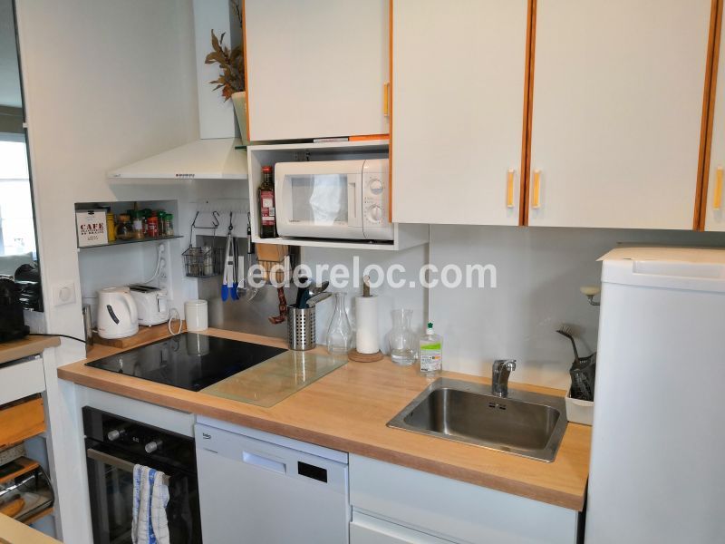 Photo 17 : CUISINE d'une maison située à Le Bois-Plage-en-Ré, île de Ré.