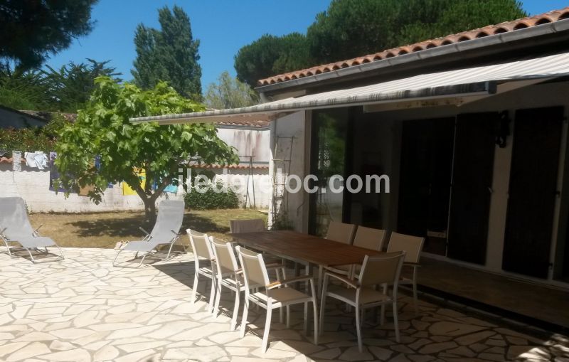 Photo 2 : EXTERIEUR d'une maison située à Les Portes, île de Ré.