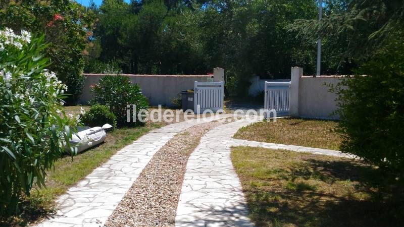 Photo 4 : EXTERIEUR d'une maison située à Les Portes-en-Ré, île de Ré.