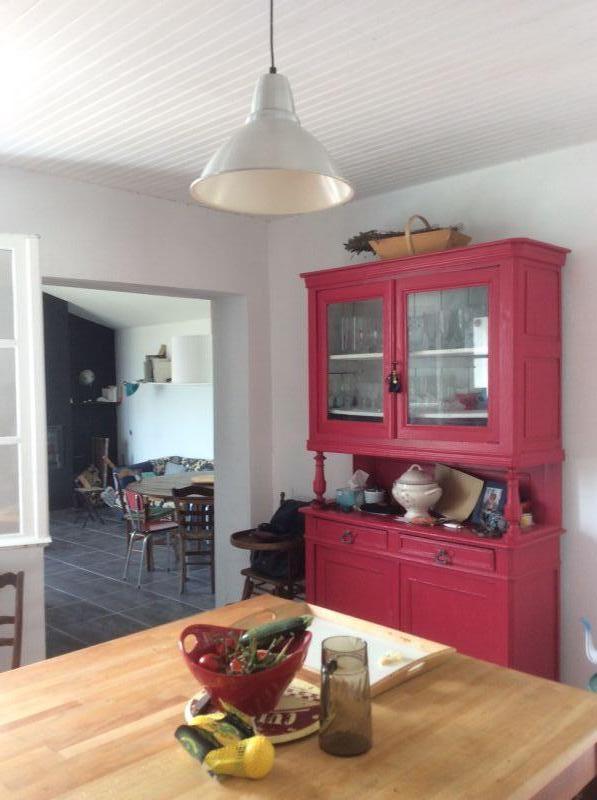 Photo 8 : CUISINE d'une maison située à Loix, île de Ré.