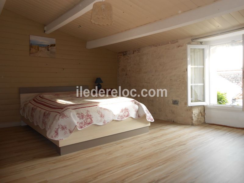 Photo 5 : CHAMBRE d'une maison située à Ars en Ré, île de Ré.