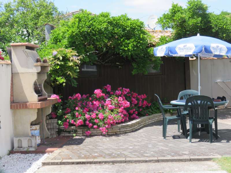 Photo 4 : TERRASSE d'une maison située à Sainte-Marie-de-Ré, île de Ré.