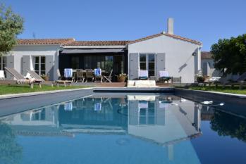 Ile de Ré:Maison avec grand  jardin et piscine centre ars en ré