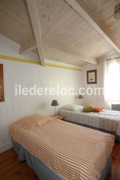 Photo 17 : CHAMBRE d'une maison située à Sainte-Marie-de-Ré, île de Ré.