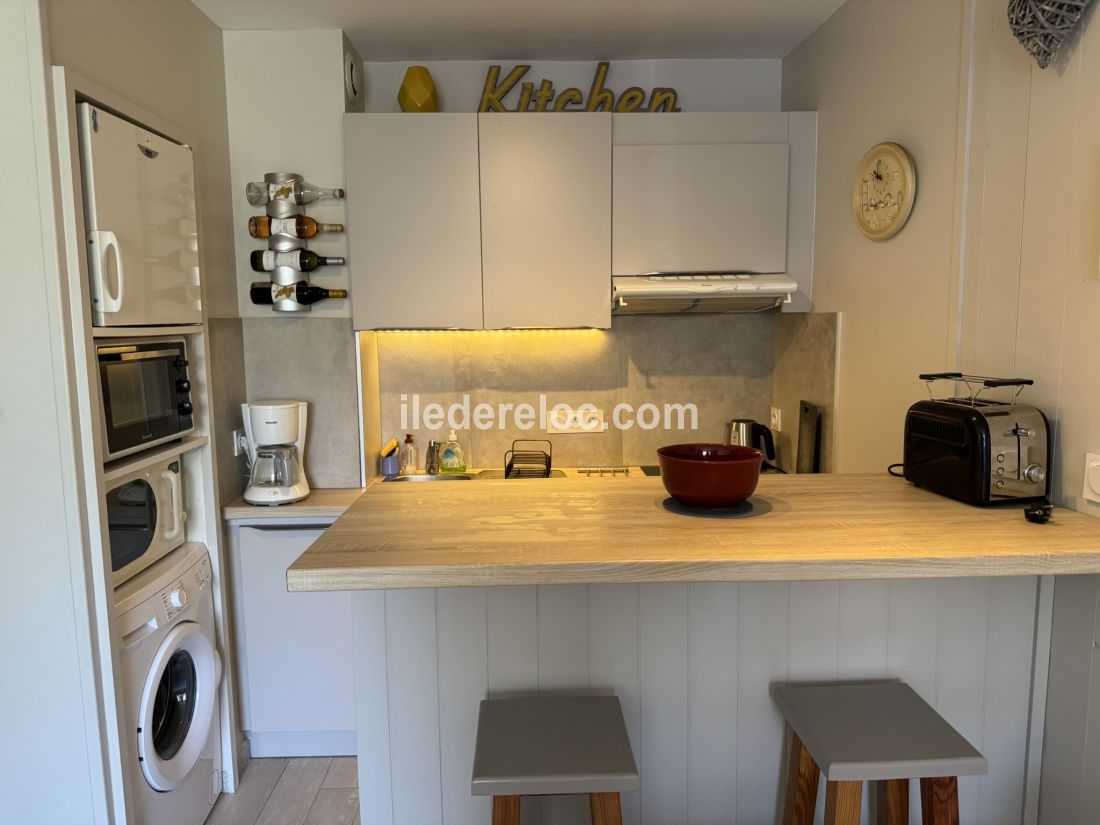 Photo 7 : CUISINE d'une maison située à Saint-Martin-de-Ré, île de Ré.