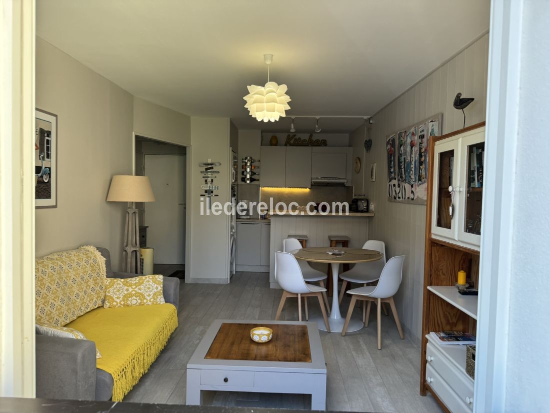 Photo 6 : SEJOUR d'une maison située à Saint-Martin-de-Ré, île de Ré.