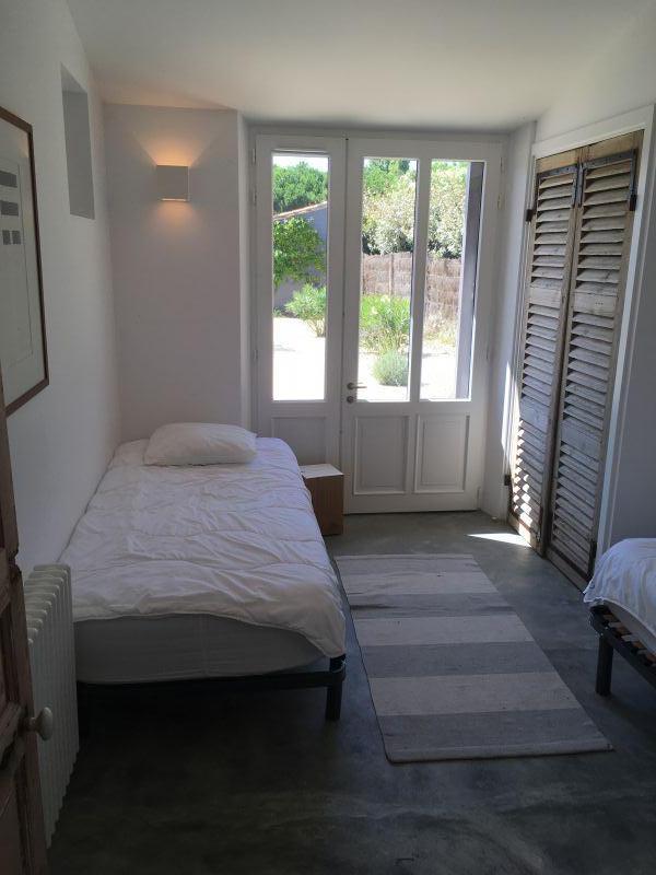 Photo 18 : CHAMBRE d'une maison située à Les Portes, île de Ré.