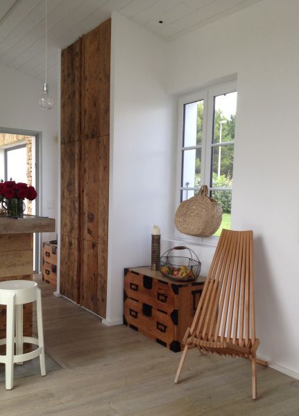 Photo 9 : CUISINE d'une maison située à Les Portes, île de Ré.