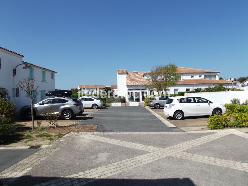 Photo 6 : EXTERIEUR d'une maison située à Ars en Ré, île de Ré.