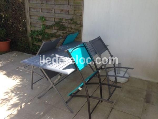 Photo 8 : TERRASSE d'une maison située à Ars en Ré, île de Ré.