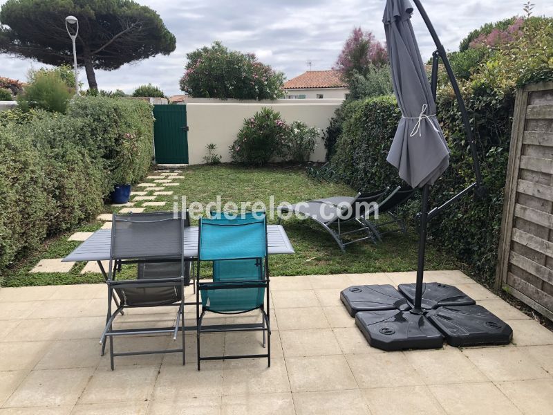 Photo 16 : TERRASSE d'une maison située à Ars en Ré, île de Ré.