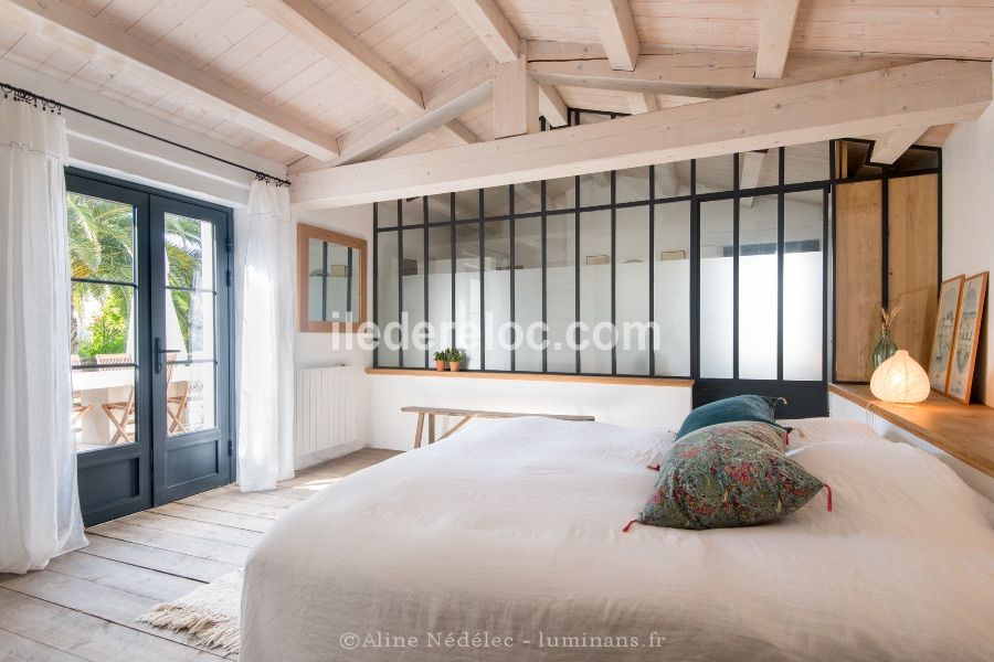 Photo 8 : CHAMBRE d'une maison située à La Couarde, île de Ré.