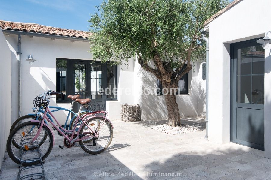 Photo 26 : PATIO d'une maison située à La Couarde, île de Ré.