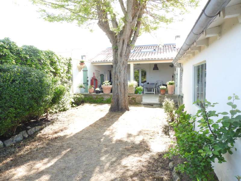 Photo 23 : NC d'une maison située à Loix, île de Ré.