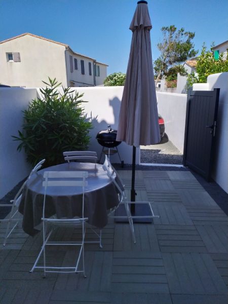 Photo 1 : TERRASSE d'une maison située à Saint-Clément-des-Baleines, île de Ré.