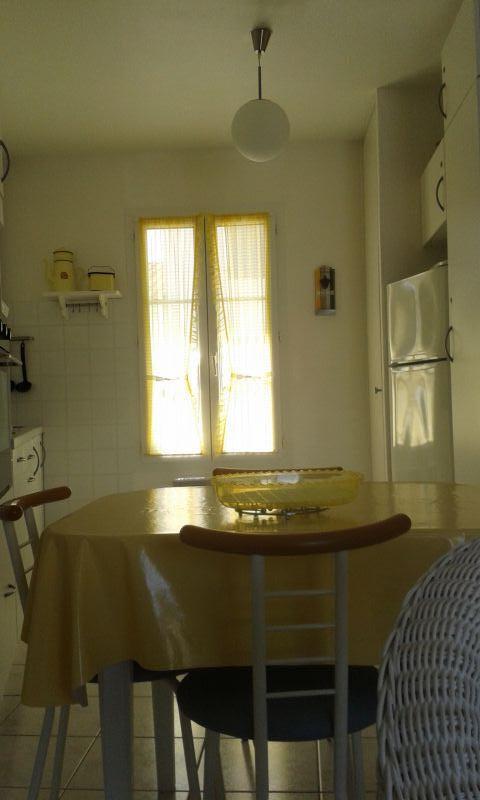 Photo 2 : CUISINE d'une maison située à Saint-Clement, île de Ré.