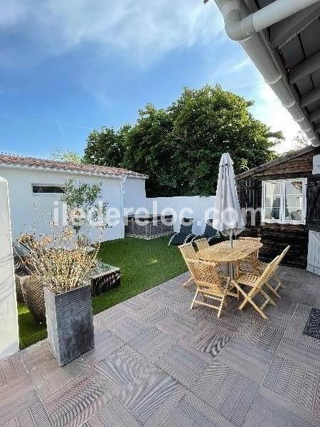 Photo 3 : EXTERIEUR d'une maison située à La Couarde-sur-mer, île de Ré.