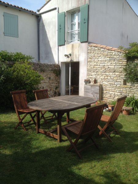 Photo 1 : EXTERIEUR d'une maison située à La Couarde-sur-mer, île de Ré.