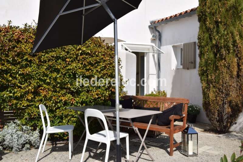 Photo 6 : TERRASSE d'une maison située à La Flotte-en-Ré, île de Ré.