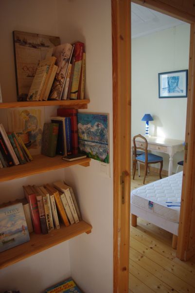 Photo 15 : CHAMBRE d'une maison située à Ars en Ré, île de Ré.