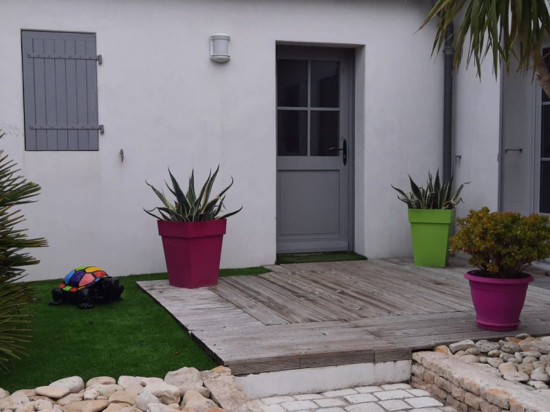 Photo 18 : EXTERIEUR d'une maison située à Le Bois-Plage-en-Ré, île de Ré.