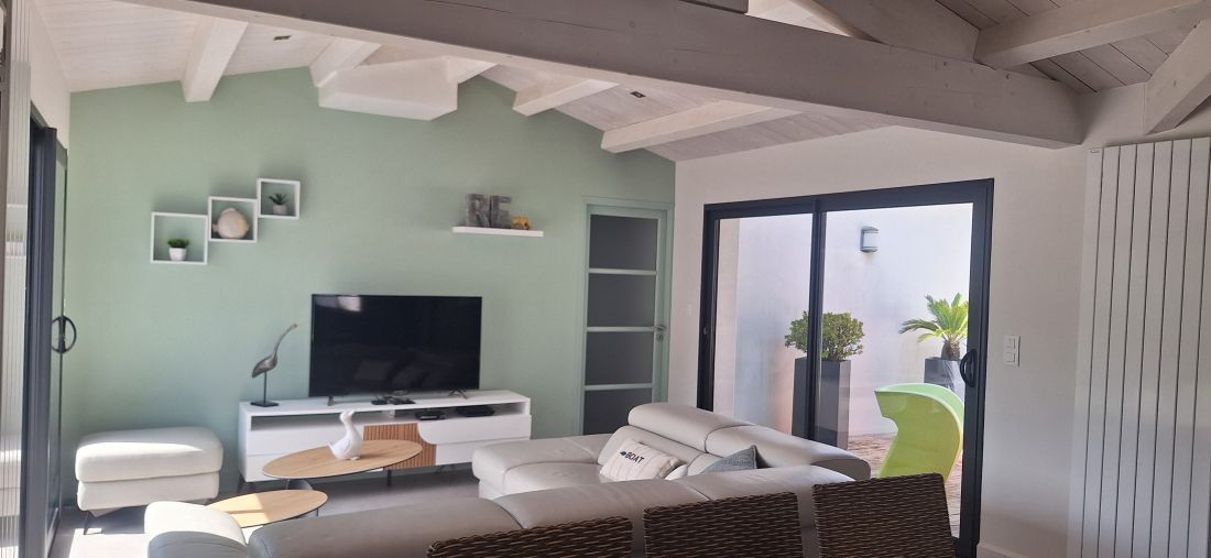 Photo 32 : SEJOUR d'une maison situ&eacute;e &agrave; Le Bois-Plage-en-R&eacute;, &icirc;le de R&eacute;.