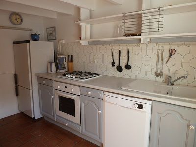 Photo 12 : CUISINE d'une maison située à Saint-Martin, île de Ré.