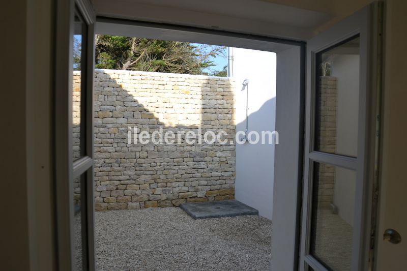 Photo 18 : PATIO d'une maison située à Ars en Ré, île de Ré.