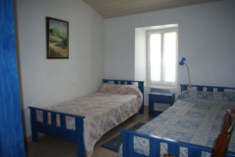 Photo 7 : CHAMBRE d'une maison située à Saint-Clément-des-Baleines, île de Ré.