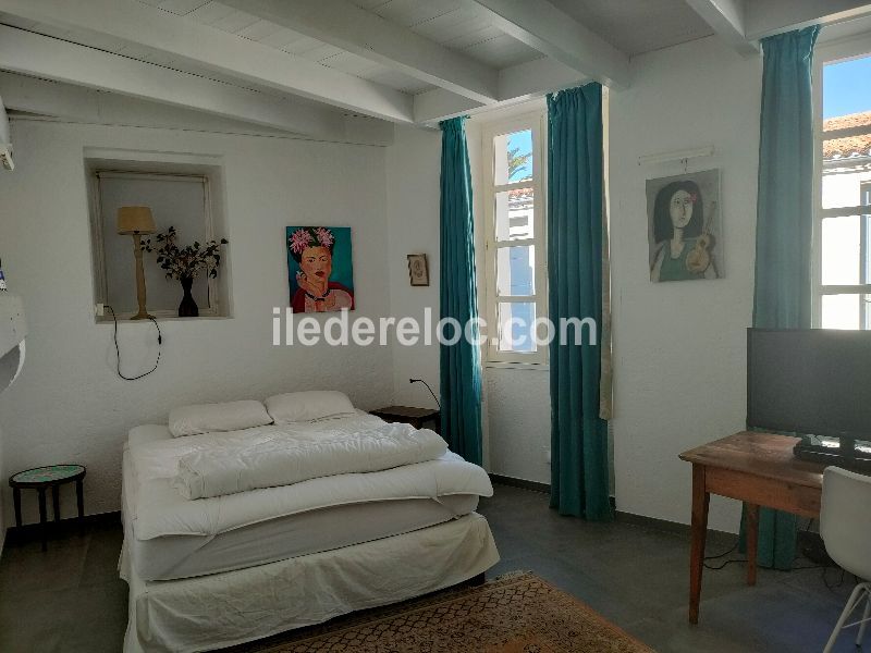 Photo 10 : CHAMBRE d'une maison située à Le Bois-Plage-en-Ré, île de Ré.