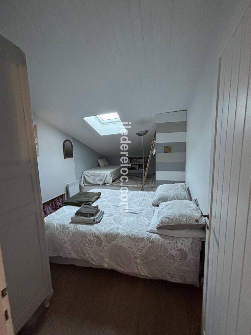 Photo 45 : CHAMBRE d'une maison situ&eacute;e &agrave; Le Bois-Plage-en-R&eacute;, &icirc;le de R&eacute;.