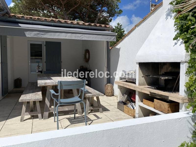 Photo 3 : EXTERIEUR d'une maison située à Le Bois-Plage-en-Ré, île de Ré.