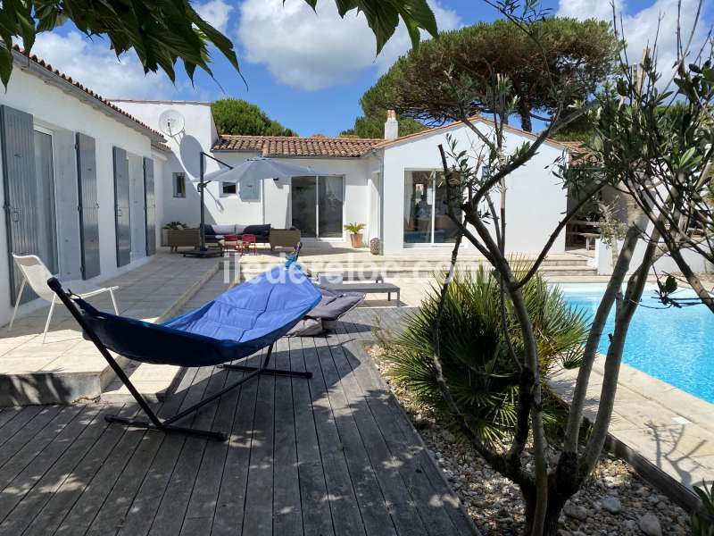 Photo 19 : EXTERIEUR d'une maison située à Le Bois-Plage-en-Ré, île de Ré.