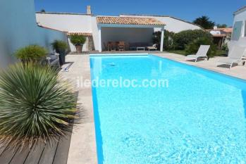 Ile de Ré:Maison proche plage, avec grande piscine chauffée, sur 800m²