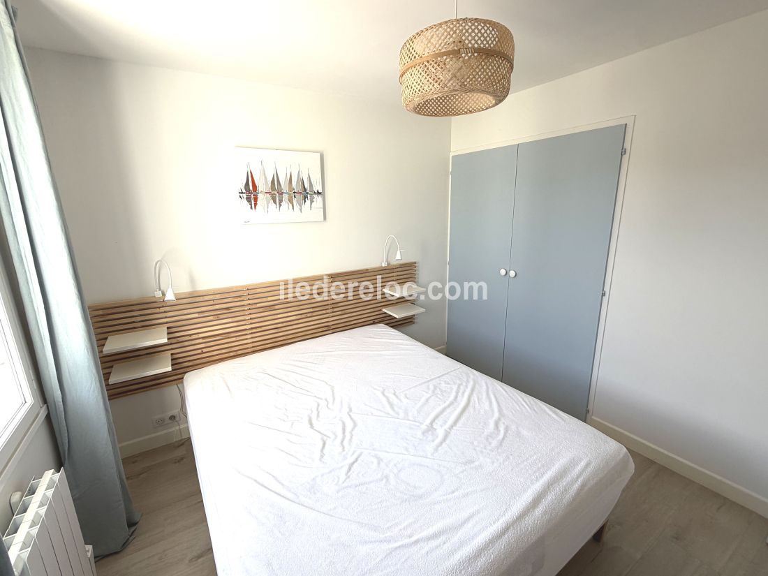 Photo 20 : CHAMBRE d'une maison situ&eacute;e &agrave; La Couarde-sur-mer, &icirc;le de R&eacute;.